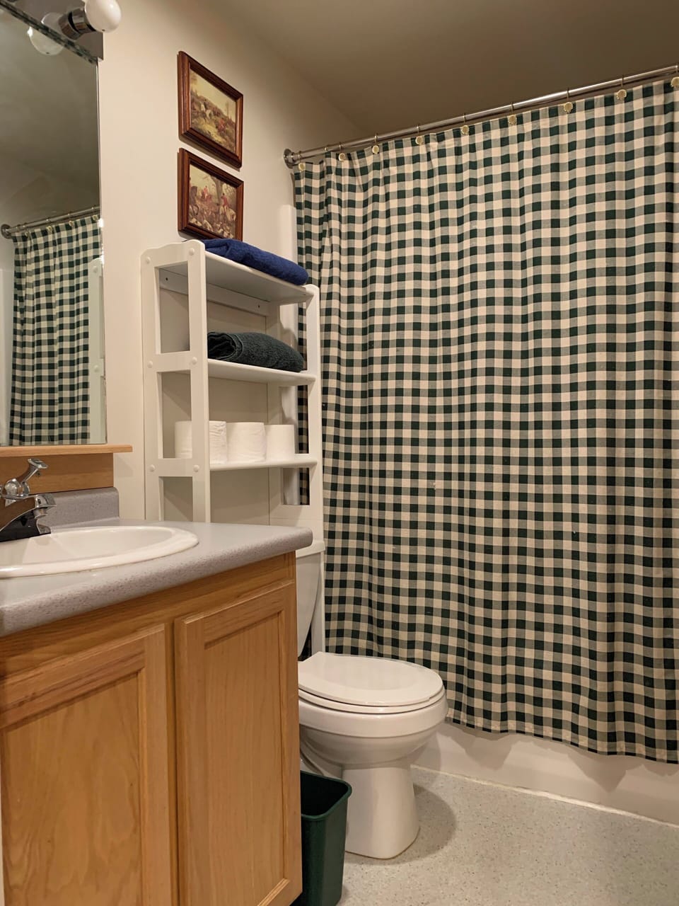 Bathroom (2nd Floor)