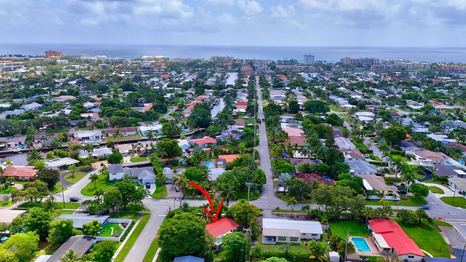 Tropical, 4 blocks from the beach!  (7 block walk, because of canal and path to cross) Aerial view, outdoor, Atlantic Ocean, daytime.  Cool neighborhood.  The "Venice" of America with canals a block away that can take you, inland, all the way to Miami.  