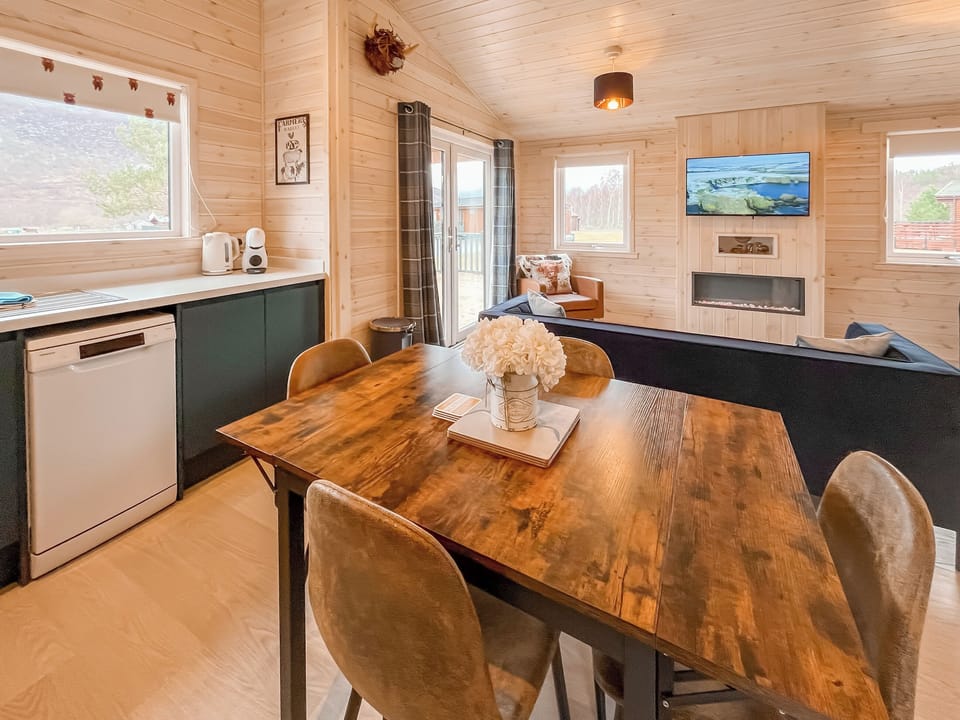 Open plan living space | The Byre - Invernahavon, Invernahavon, near Newtonmore
