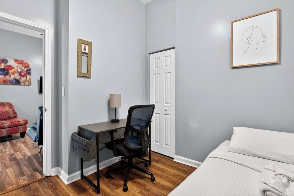 Bedroom 3: Recharge in this comfortable single bedroom just minutes from downtown Louisville attractions.
