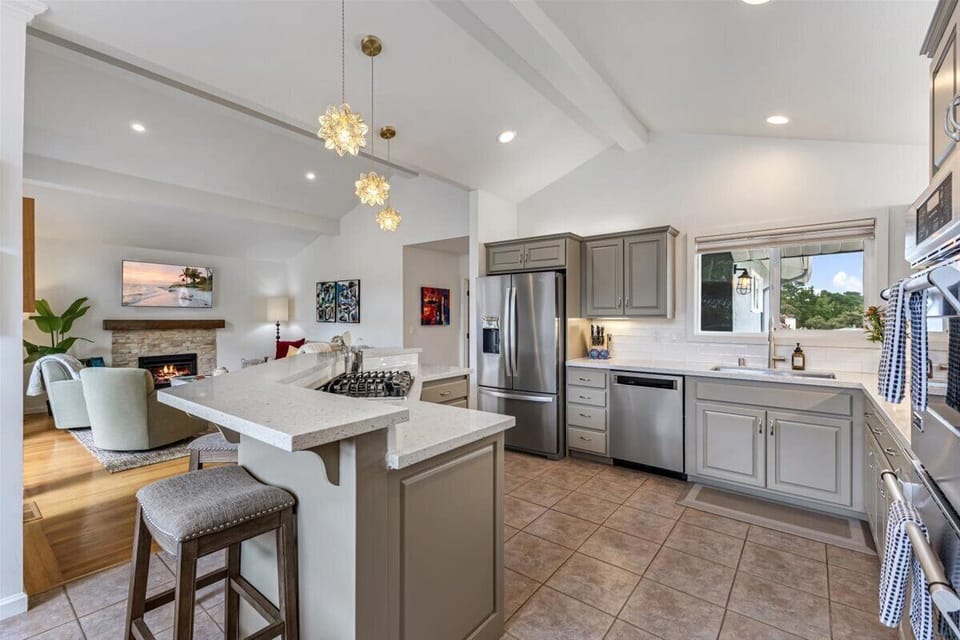 New Fully Equipped Kitchen