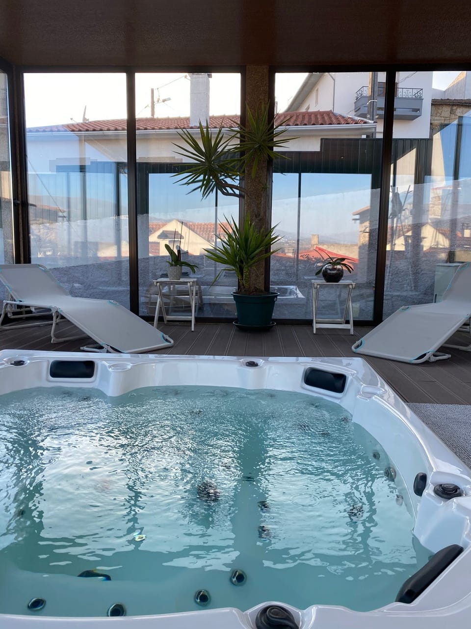 Indoor spa tub