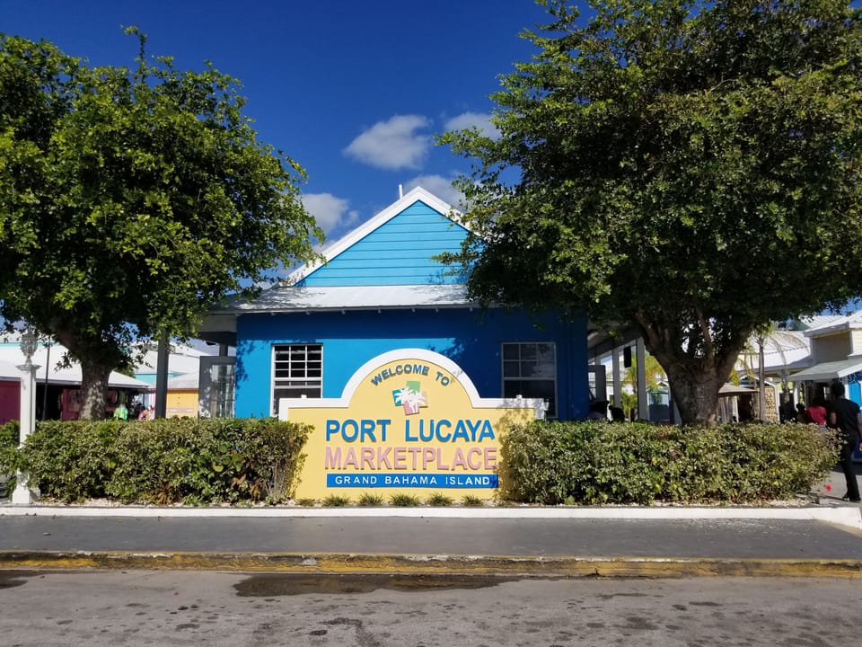 Port Lucaya Straw Market - restaurants/bars