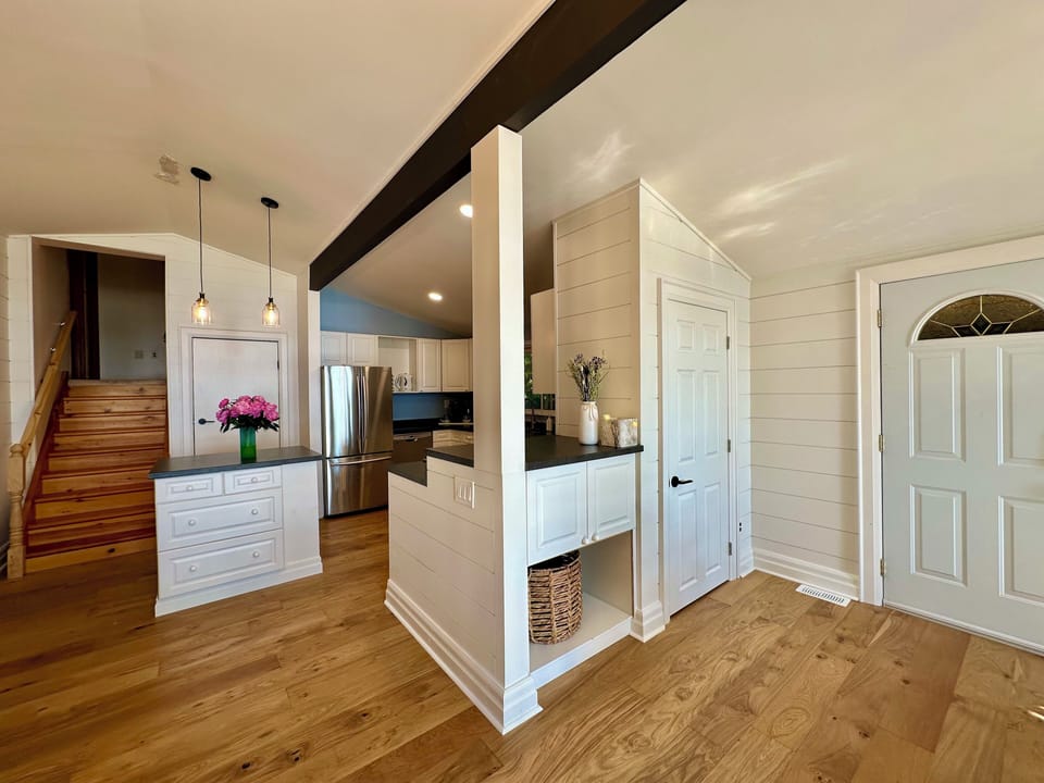 Beautifully renovated and fully equipped kitchen with induction stove.