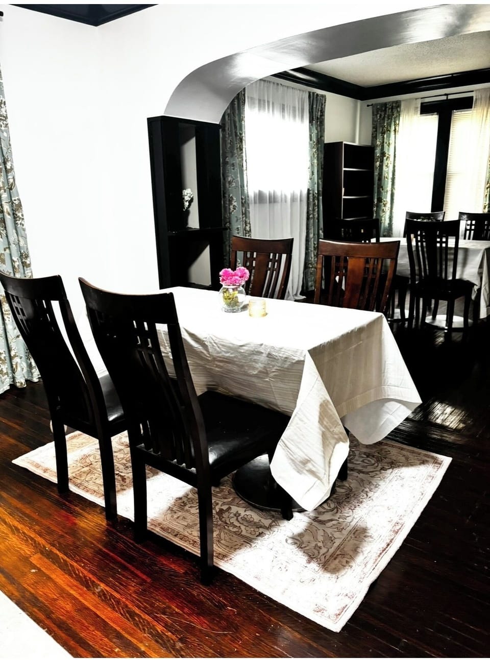 This is a dining area, I have two sets of Table ready to seat 4  per Table