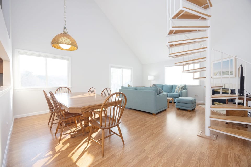 Living Room / Dining Room