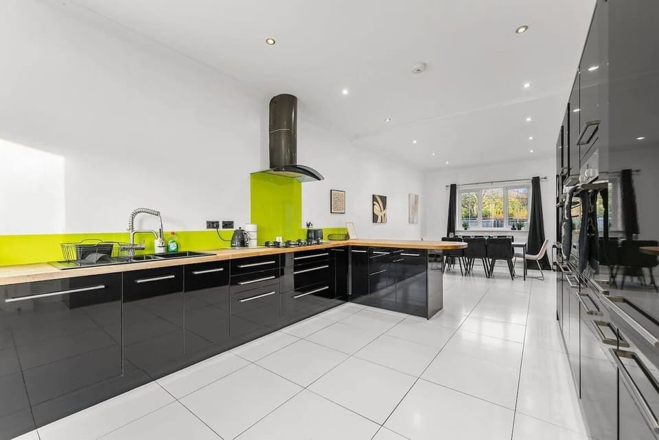 Fully equipped kitchen for home-cooked meals