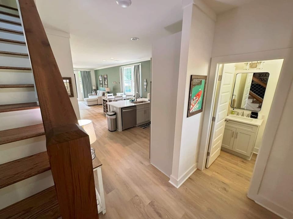 Front entryway/half bathroom