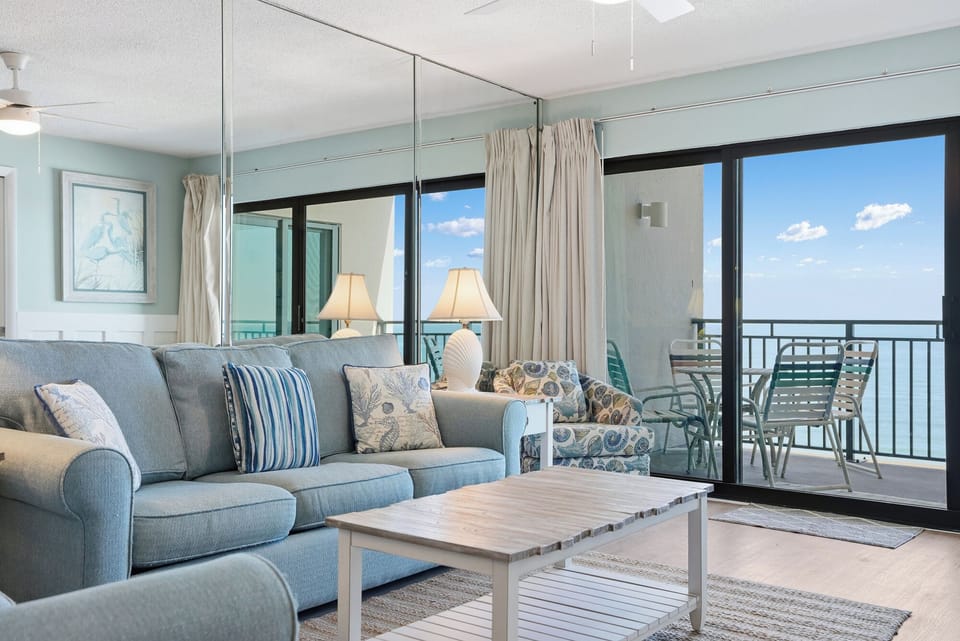 Open Coastal Lounge