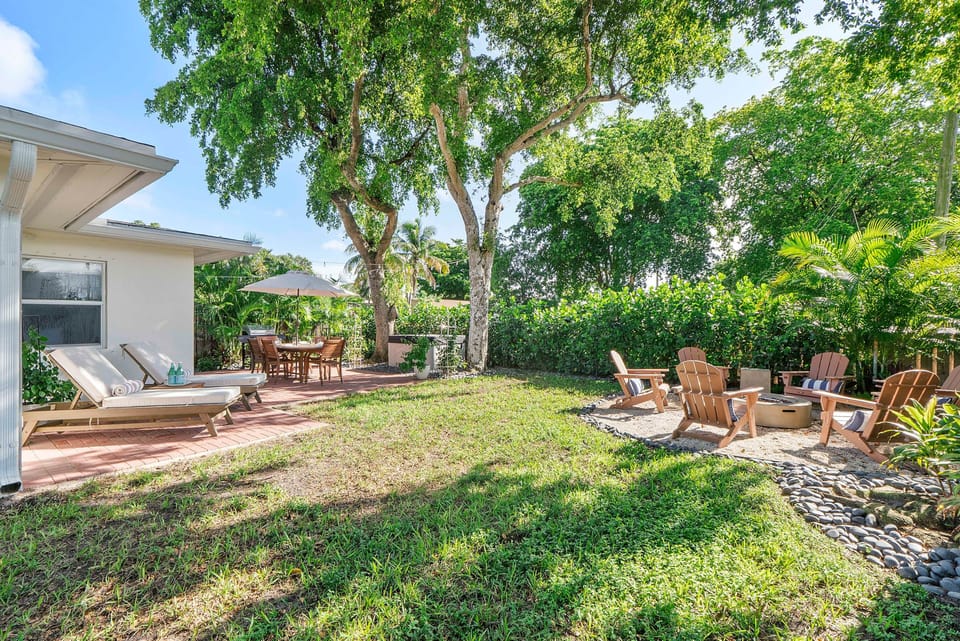 Sea La Vie Private Backyard