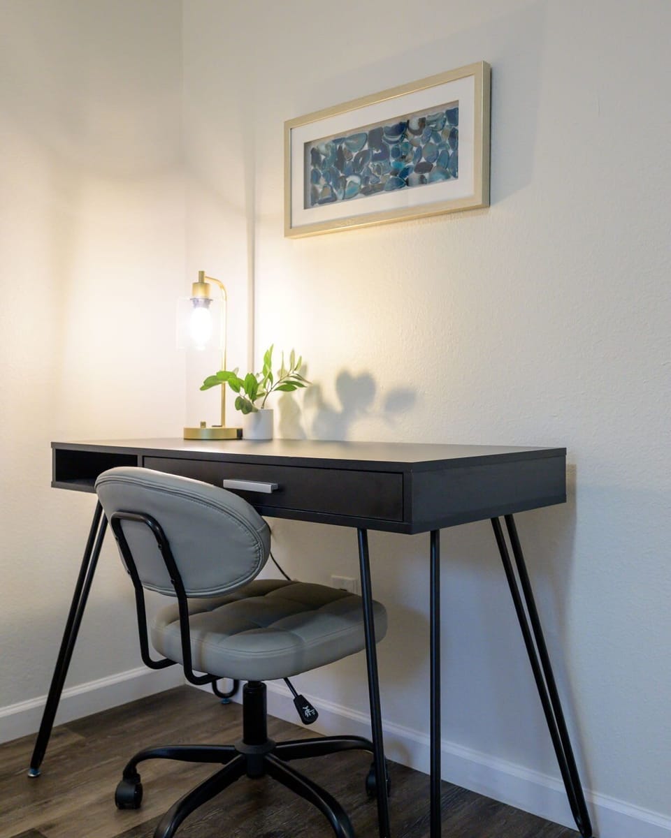 Dedicated workspace to catch up on work or plan activities.