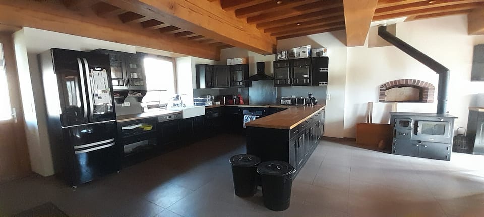 Large character house Pets welcome at no extra charge House in Bourgogne-Franche-Comté