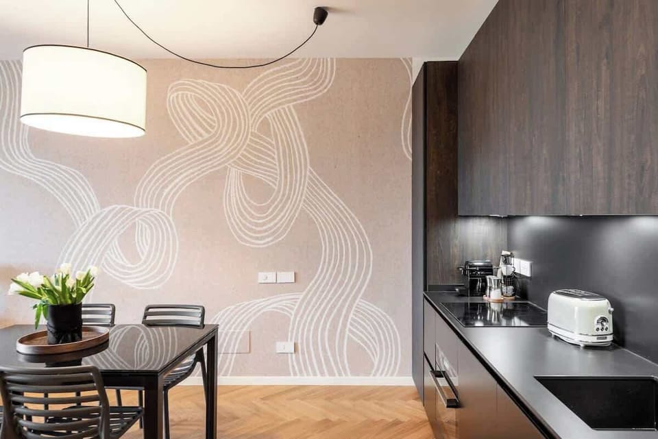 Complete kitchen and dinning area.