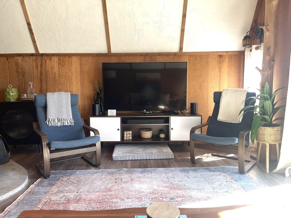 Granny Flo's Living 2