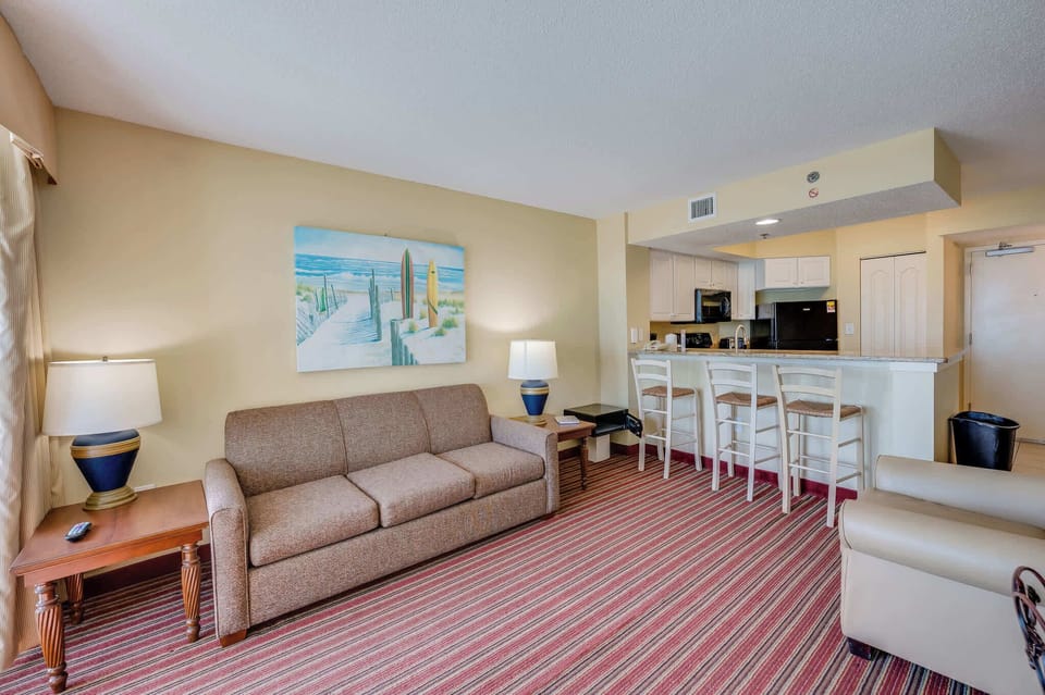 Amazing Living Room, Beautifully Decorated, Stunning Views🌊☀️
