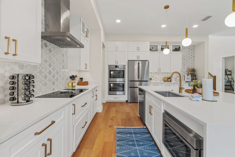This spacious, fully equipped kitchen is a chef's dream!