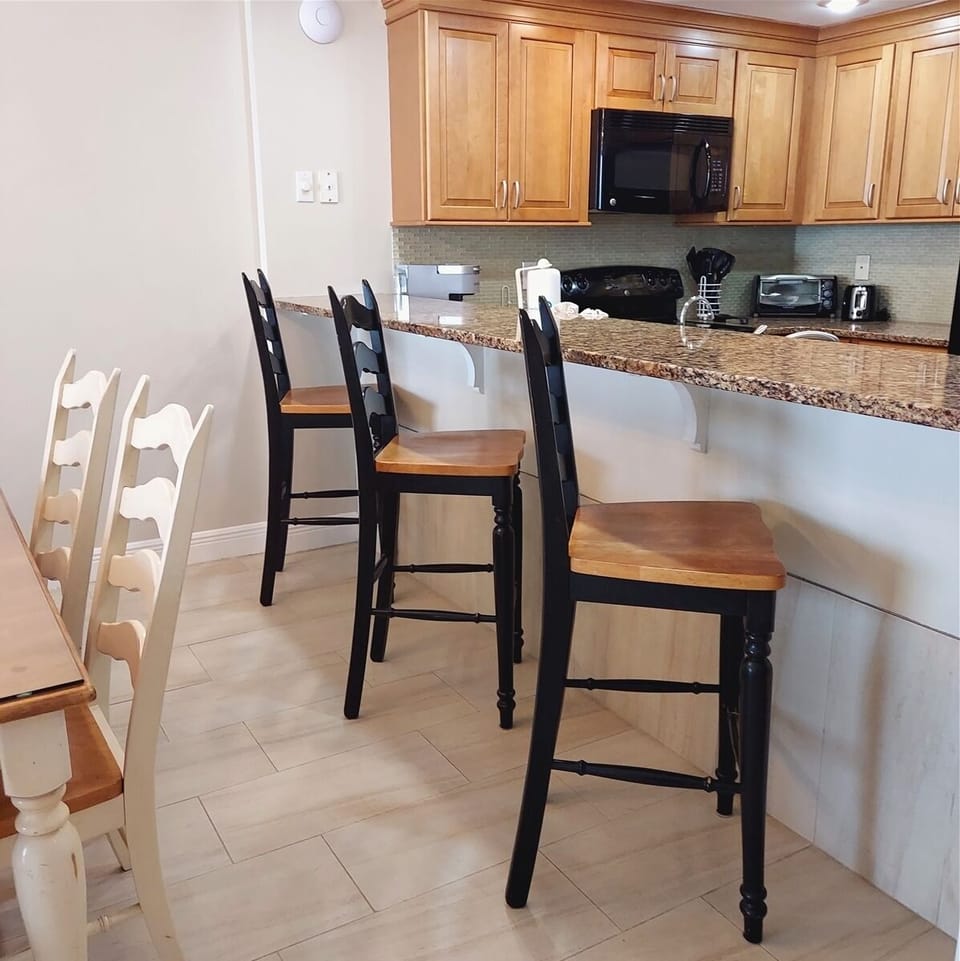 Bar Seating for 3