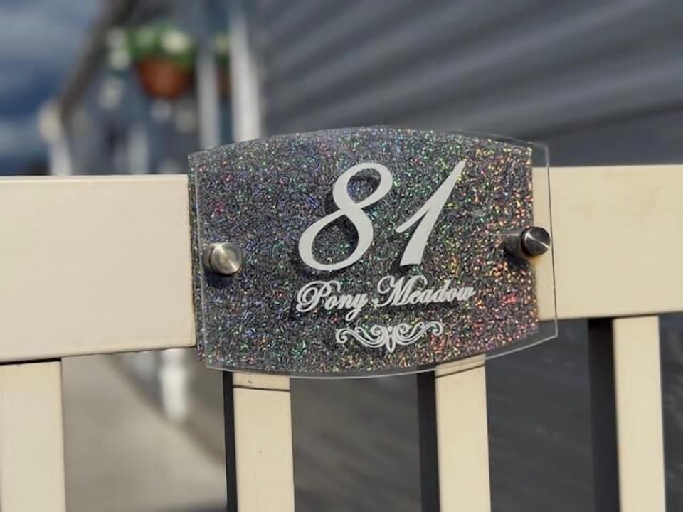 Welcome to No.81 Pony Meadow!
