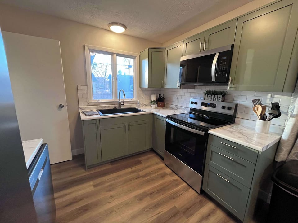 Fully Stocked Kitchen
