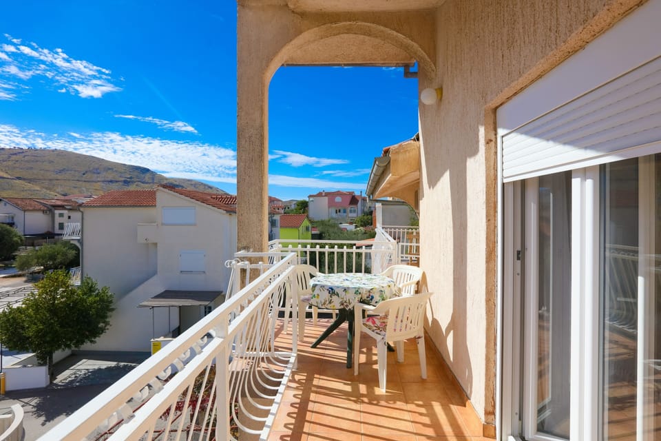 Balcony 2
