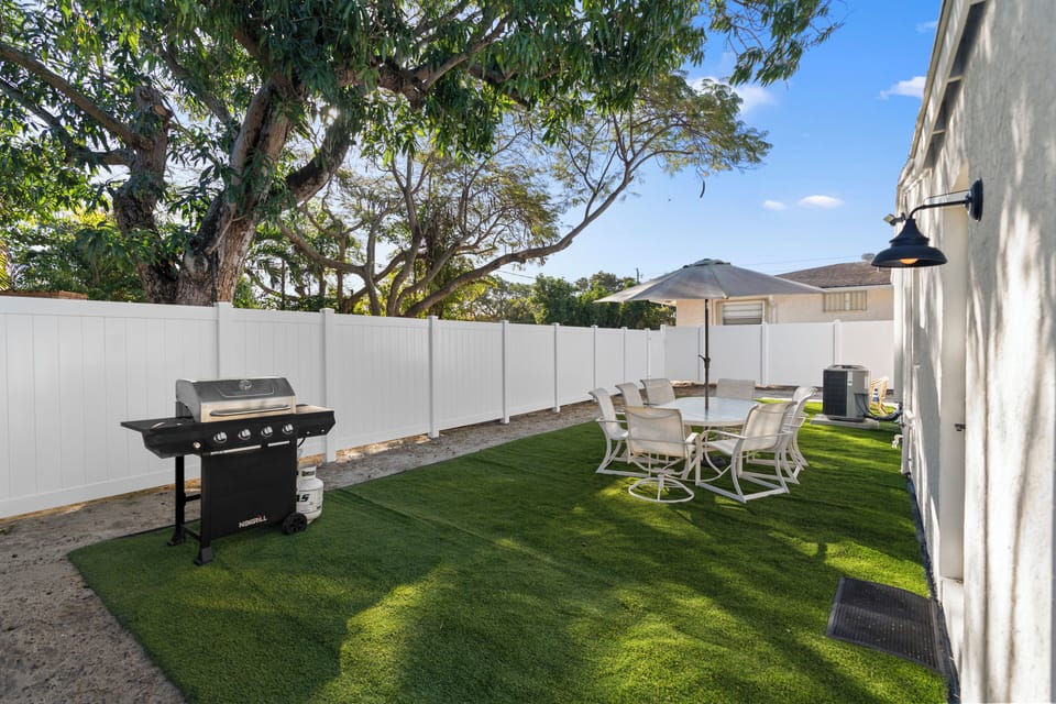 Enjoy our outdoor fully fence private backyard, where you can relax