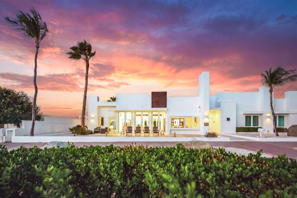Soak in the coastal views and enjoy the laid-back outdoor space—perfect for morning coffee, sunset chats, or simply relaxing in the fresh air.