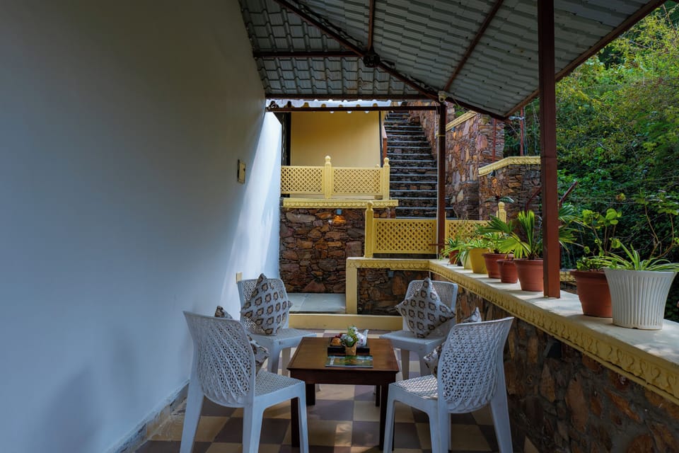 private outdoor sitting