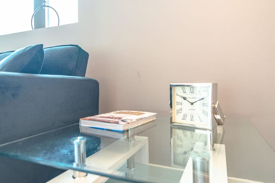 A calm corner to unwind—coffee table reads included