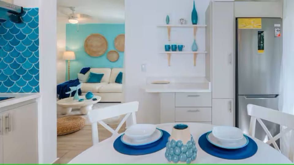 Turquoise Tide Retreat - the perfect beachfront break. 2-bed beach front condo. Apartment in Punta Cana