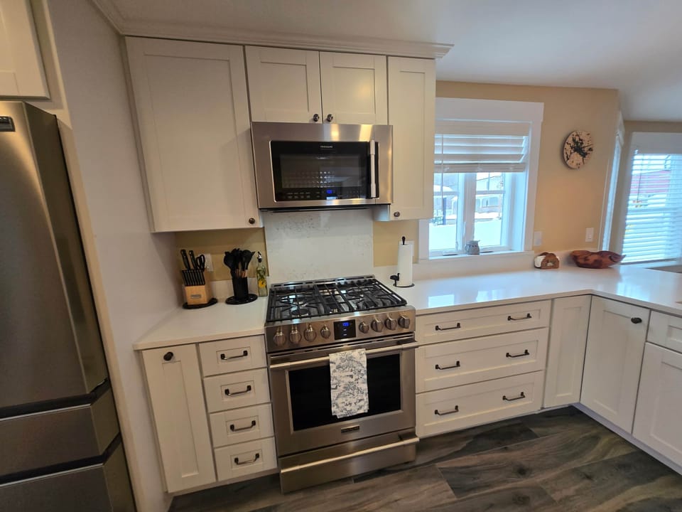 Kitchen gas range 