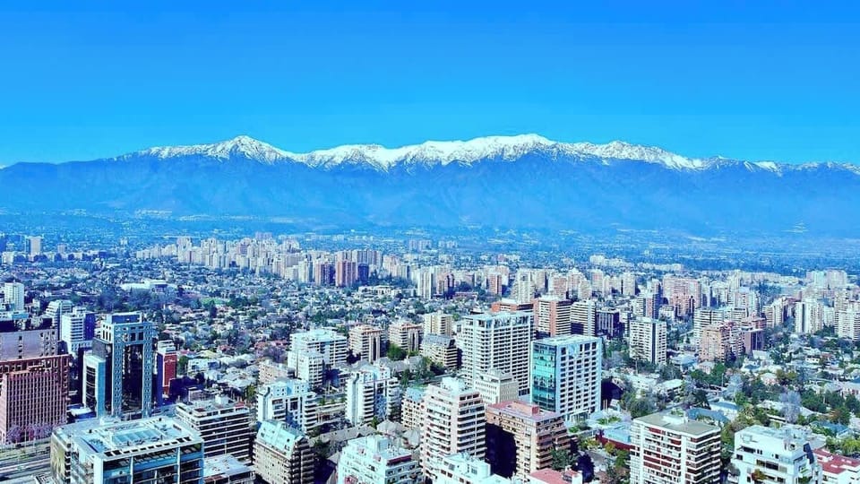 Vistas de la exclusiva zona El Golf en Las Condes.