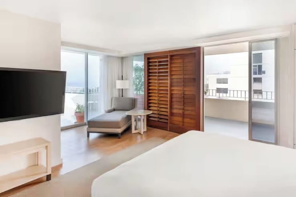 1 King Bed