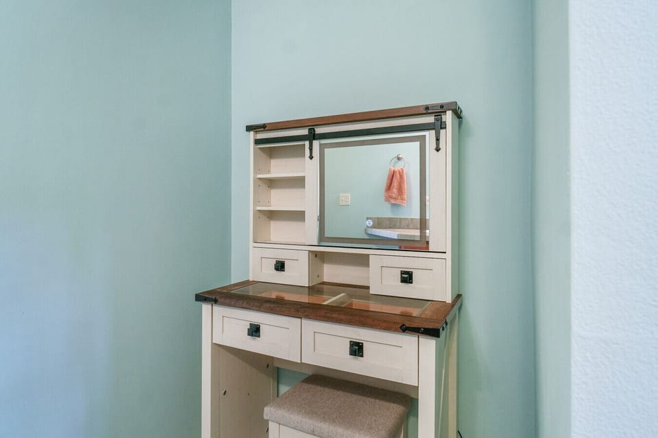 Ensuite Bathroom | Dressing Area