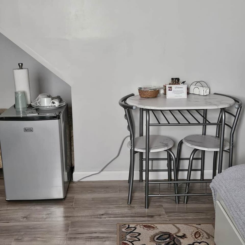 Work space/kitchenette area