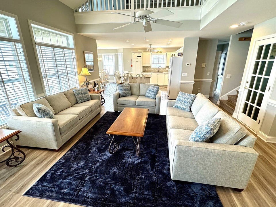 2 Isle Living Room