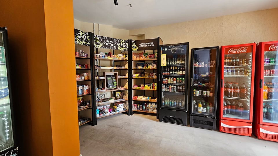 Supermarket / grocery shop