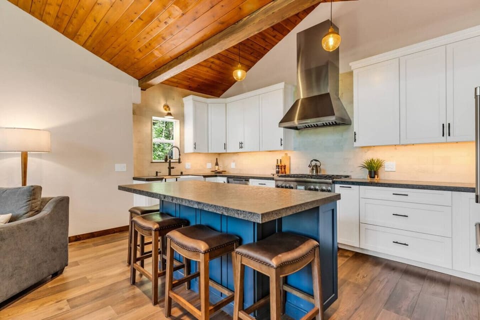 Great entertaining and gathering place!