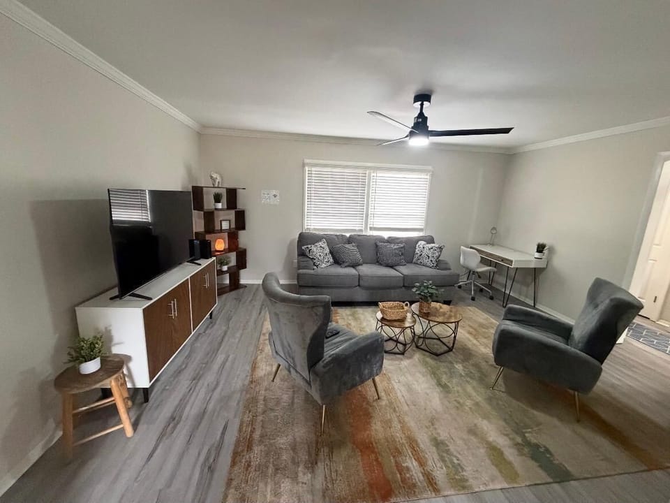 “Tranquil 3‑bedroom residence, ideally situated in Winston‑Salem.” House in Winston-Salem
