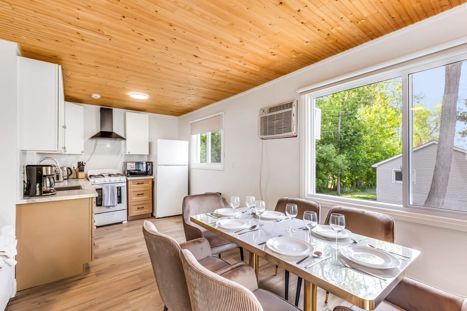 Diningcottage4