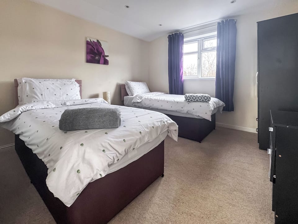 Twin bedroom | Royal Retreat, Wisbech