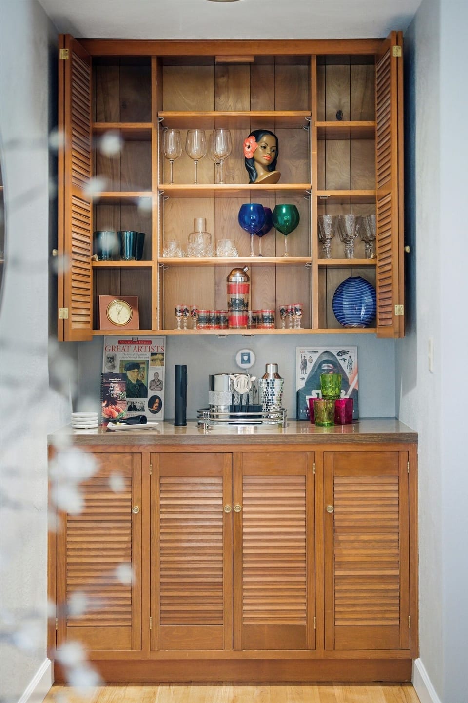 The built-in bar cabinet adds character and makes entertaining your group simple and seamless.