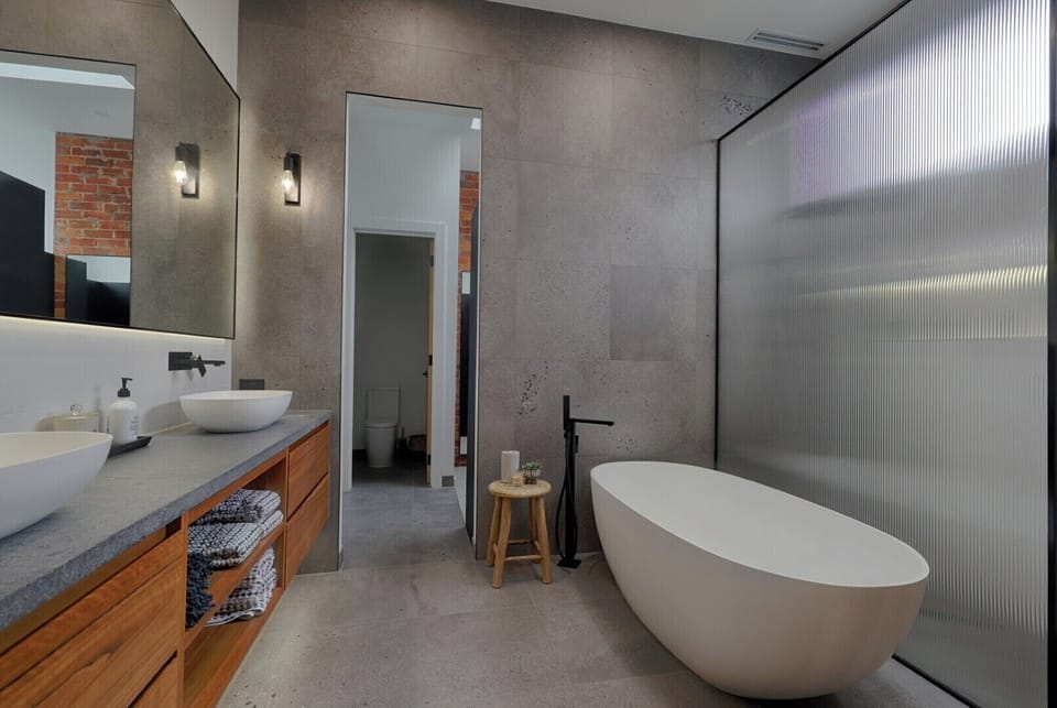 Home in East Geelong,centrally close to the CBD Long Term Stay House in Geelong