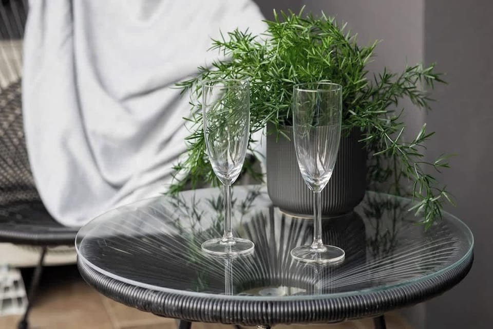 Carefully chosen decorative elements, which take care of the cosy atmosphere in the apartment.