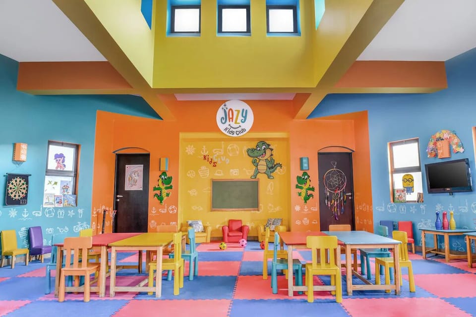 Linger on plush seating surrounded by airy arches and light.