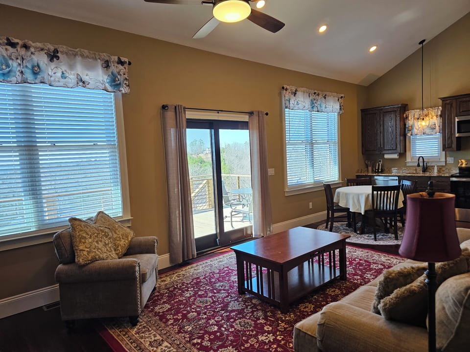 Sliding door to private back deck