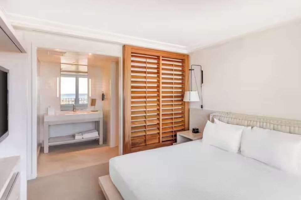 1 King Bed