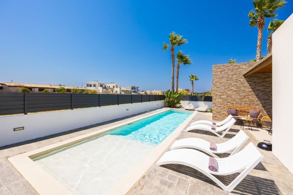 Private pool and terrace
