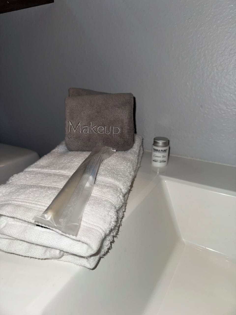 Bathroom amenities