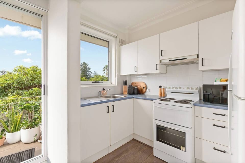 From quick breakfasts to easy dinners, the efficient kitchen has everything you need, plus a Nespresso machine for effortless mornings.
