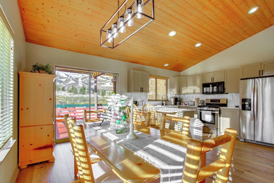 Dining Area | Main Floor